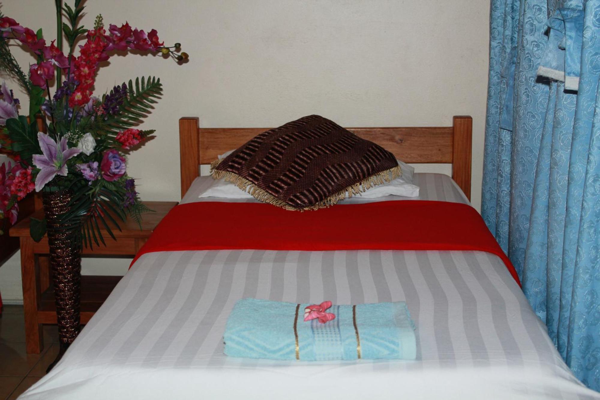 Pacific Paradise Motel Port Vila Exterior foto