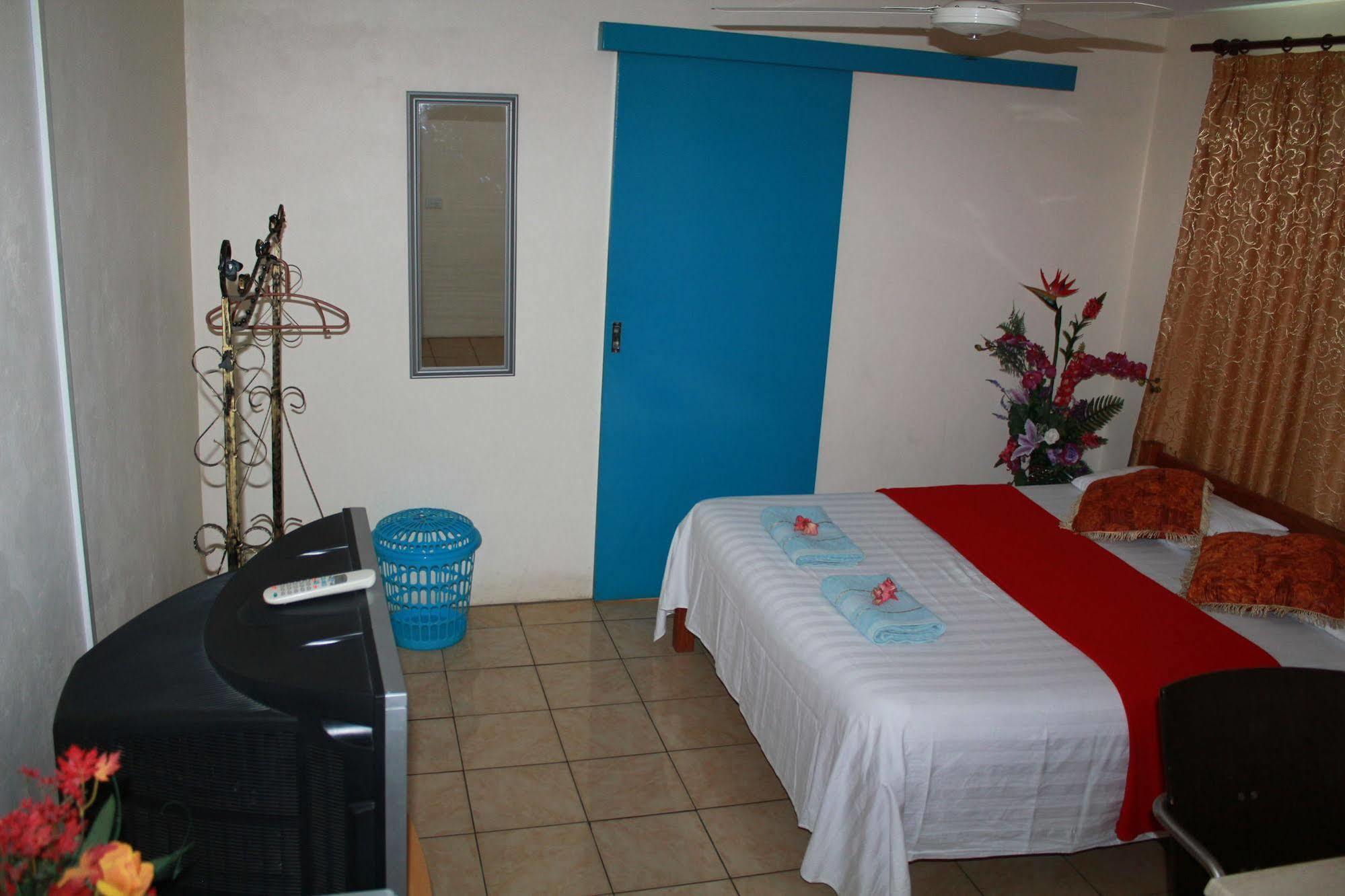 Pacific Paradise Motel Port Vila Exterior foto